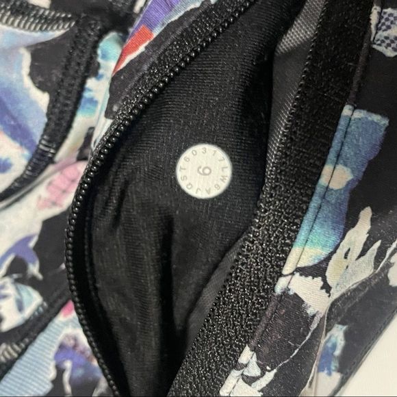 Lululemon Break Free Crops 6 - Picture 4 of 10